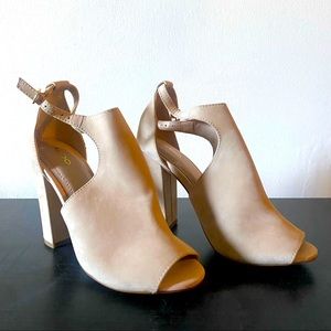 Aldo Cut out heels